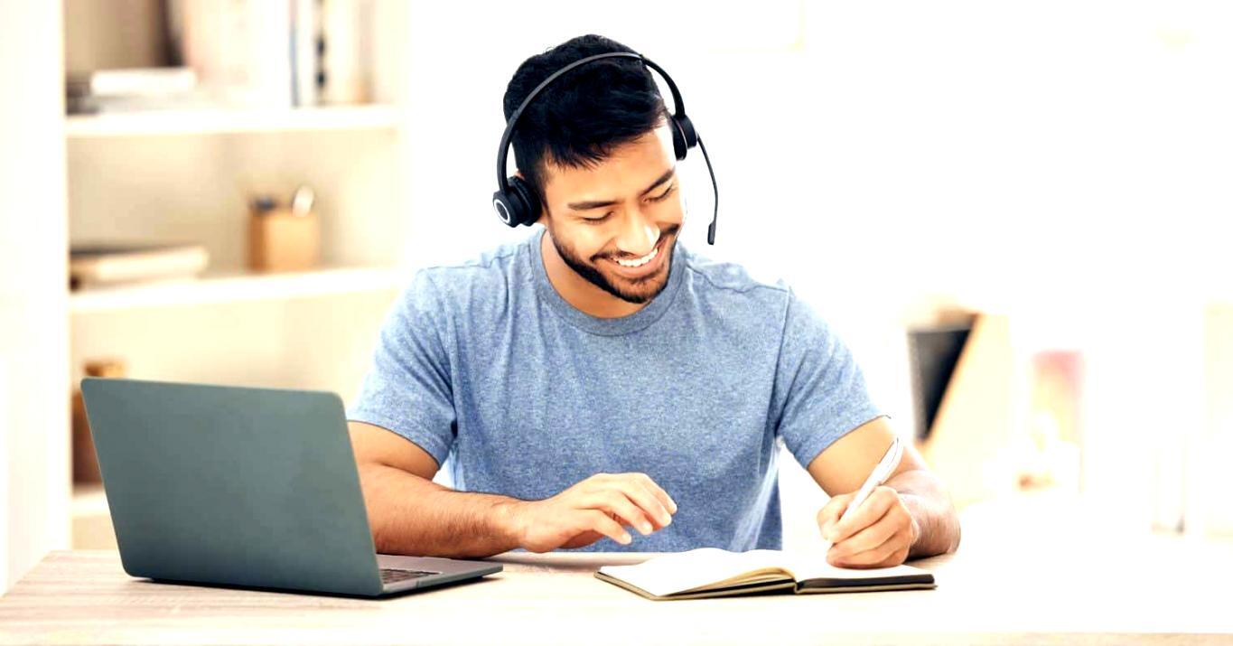 Workshopteilnehmende bei einer gemeinsamen Übung